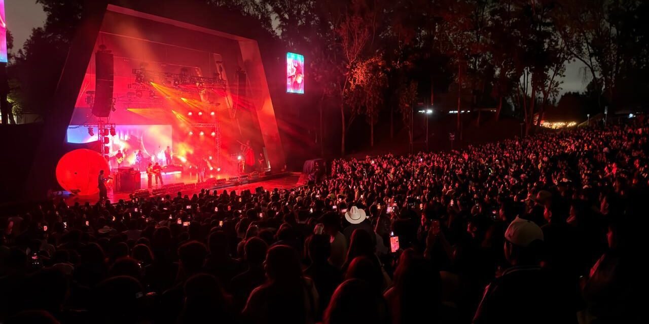 ESLABÓN ARMADO HACE VIBRAR EL TEATRO DE LA CIUDAD CON SOLD OUT