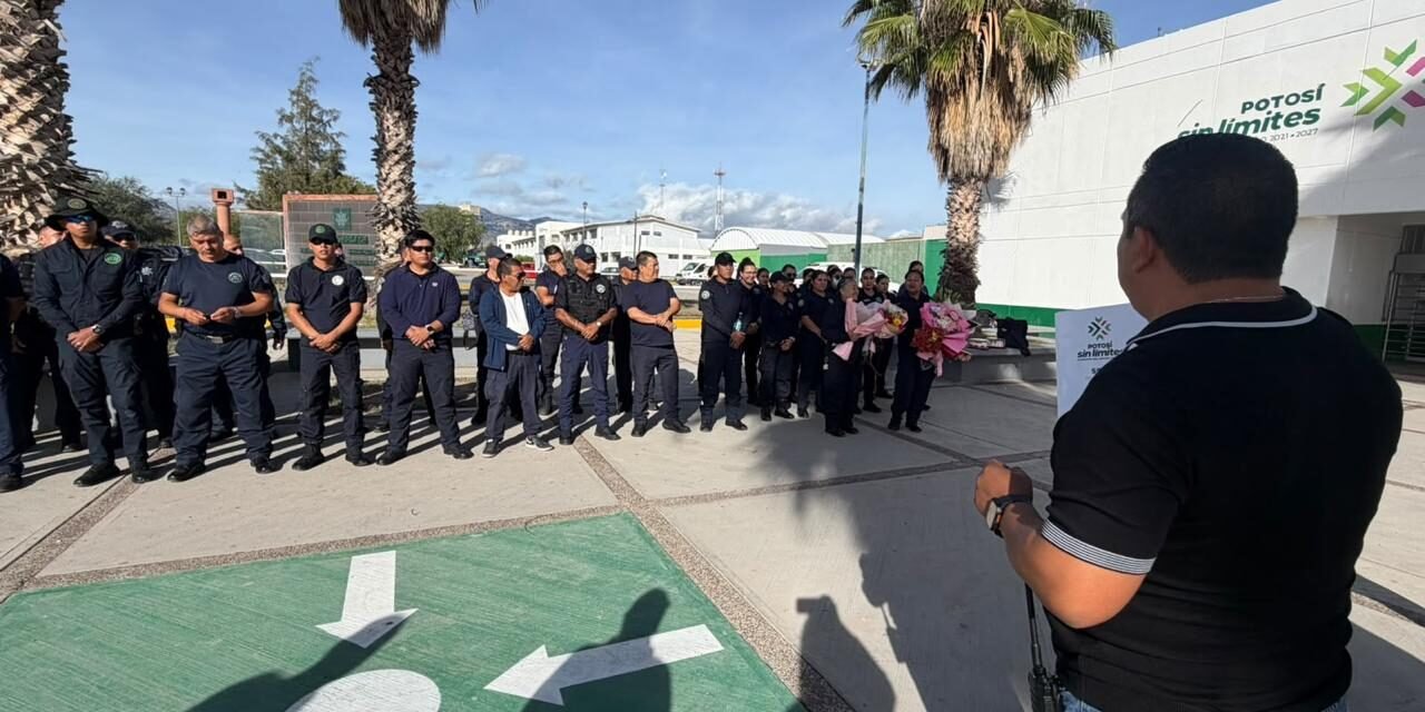 GOBIERNO ESTATAL RECONOCE CASI 30 AÑOS DE SERVICIO DE PERSONAL PENITENCIARIO