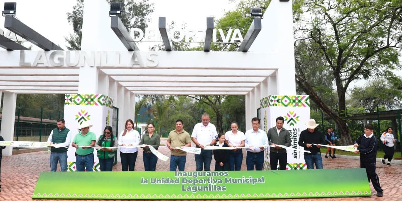 EL GOBERNADOR RICARDO GALLARDO CUMPLE Y ENTREGA NUEVA UNIDAD DEPORTIVA A LAS FAMILIAS DE LAGUNILLAS