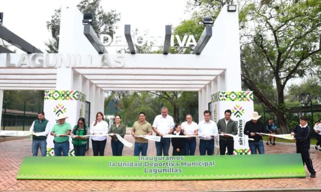 EL GOBERNADOR RICARDO GALLARDO CUMPLE Y ENTREGA NUEVA UNIDAD DEPORTIVA A LAS FAMILIAS DE LAGUNILLAS