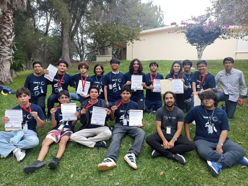 ESTUDIANTES POTOSINOS CONQUISTAN SIETE MEDALLAS EN OLIMPIADA REGIONAL