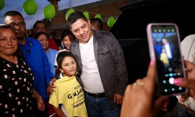 RICARDO GALLARDO LLEVA AL GOBIERNO DIRECTAMENTE A LOS HOGARES POTOSINOS