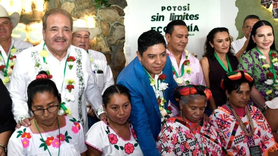 GOBIERNO DEL ESTADO ABRE MÁS ESPACIOS DE COMERCIALIZACIÓN PARA ARTESANÍAS DE PUEBLOS ORIGINARIOS